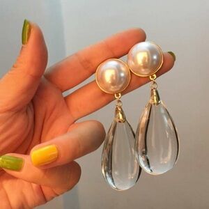 BRAND NEW🤍 SUPER GORGEOUS Clear Glass Waterdrop Design Pendant Earrings
